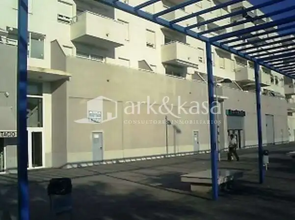 Vista exterior de Local en venta en Paterna