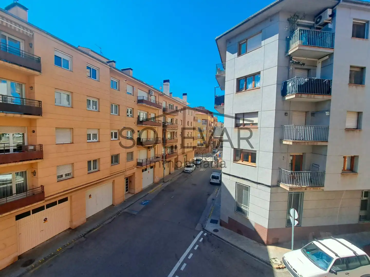 Außenansicht von Wohnung zum Verkauf in Tremp mit Klimaanlage, Heizung und Terrasse