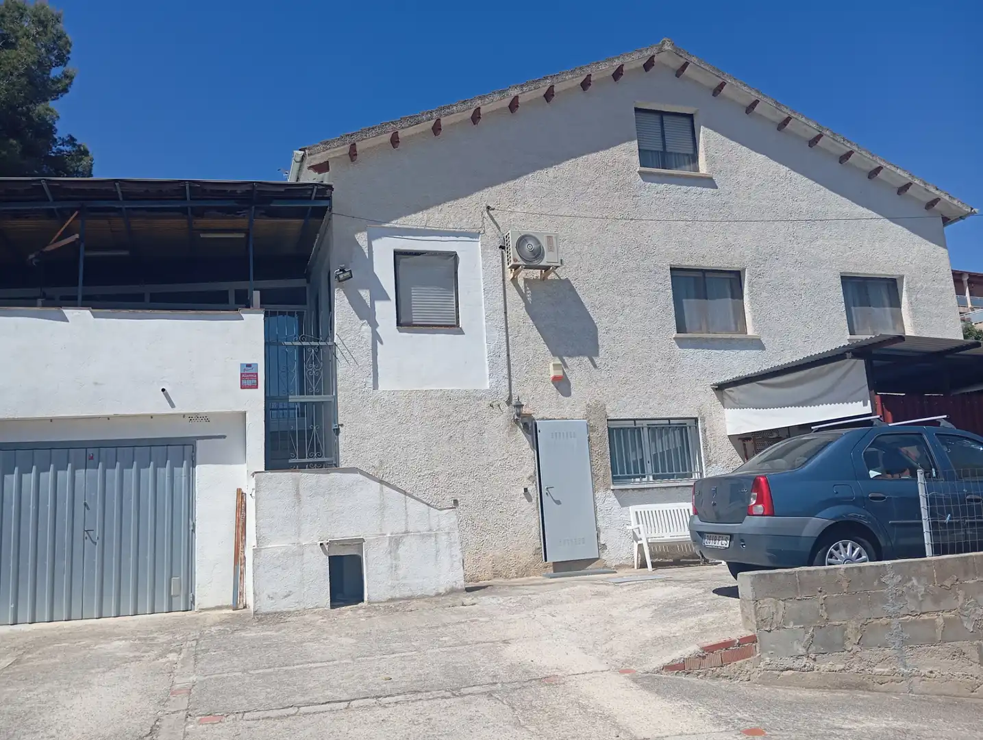 Vista exterior de Casa o xalet en venda en Bellvei amb Aire condicionat, Jardí privat i Terrassa