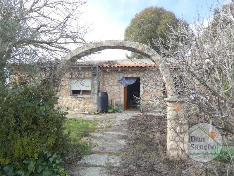 Houses for sale in Olivares de Duero
