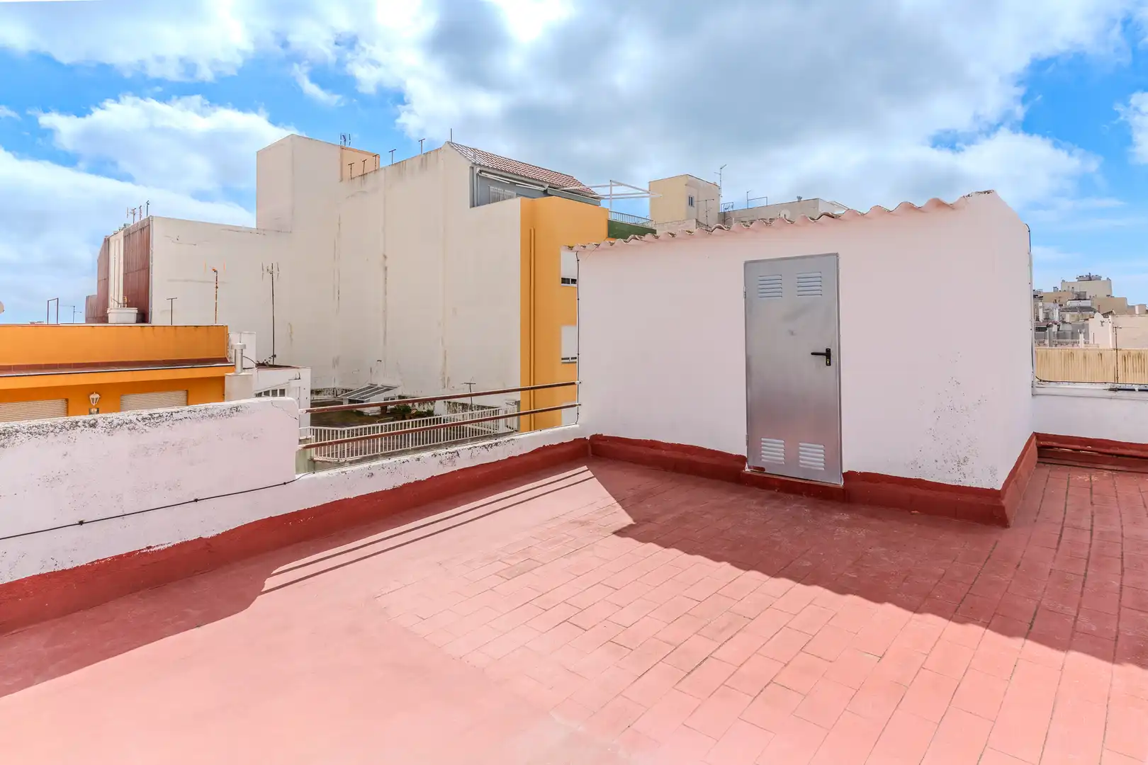 Vista exterior de Piso en venta en La Ràpita con Aire acondicionado, Calefacción y Terraza