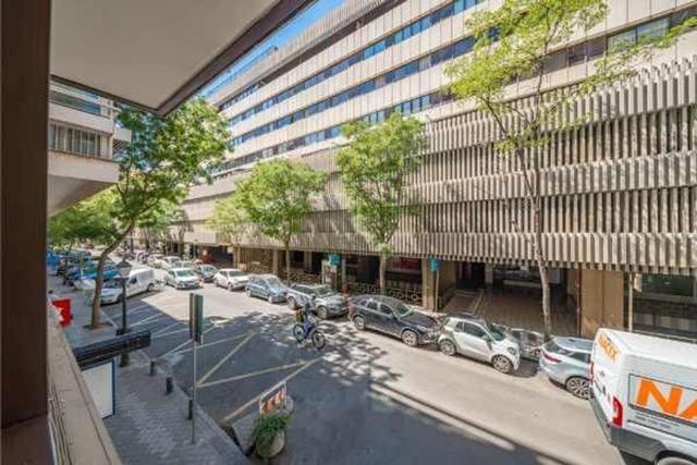 Piso en Venta en Castellana