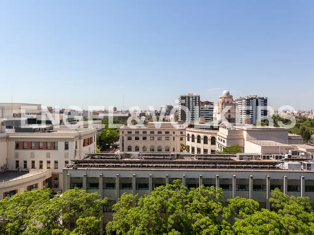 Exterior view of Flat for rent in Valencia  with Air Conditioner, Heating and Terrace