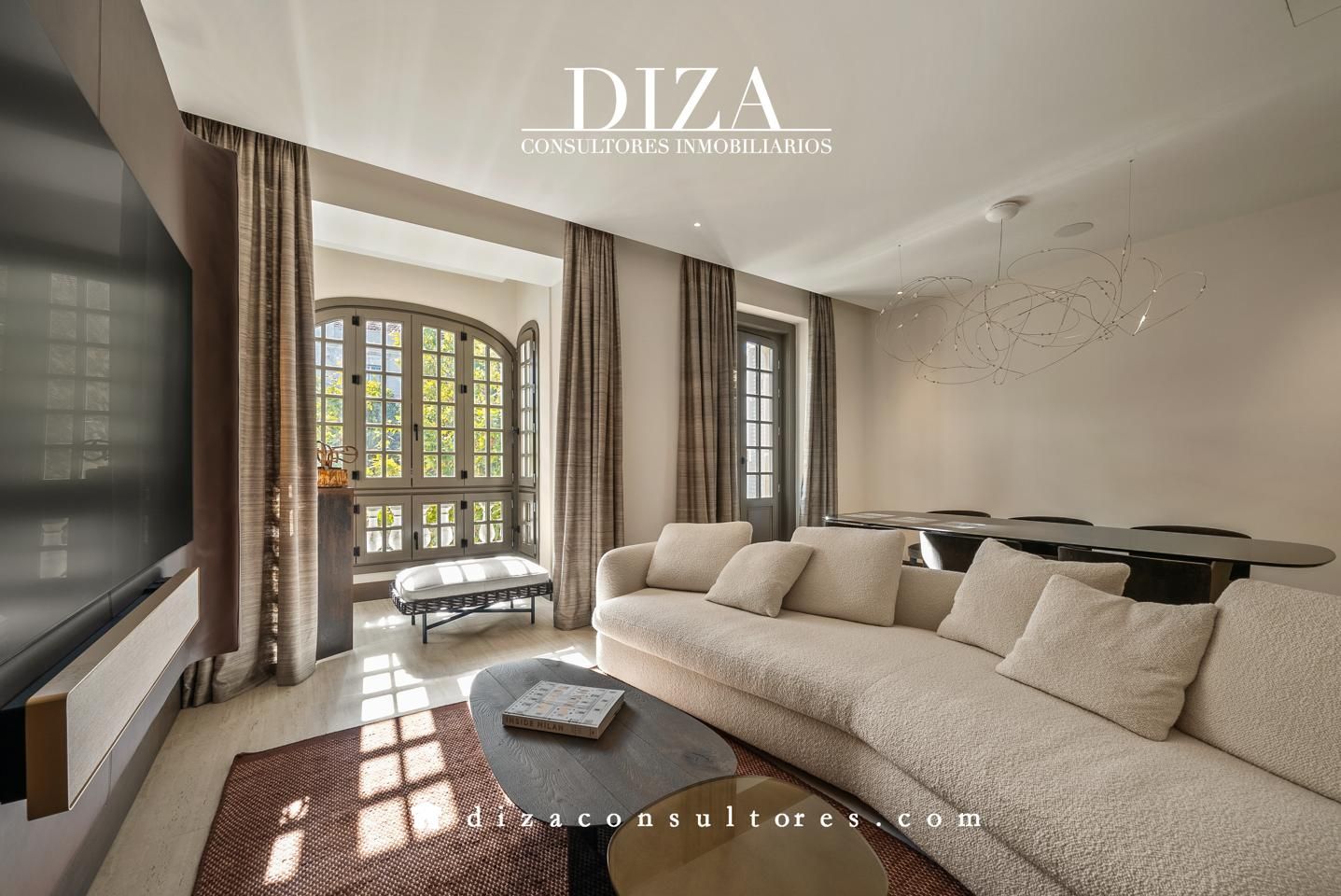 Sala d'estar de Pis en venda en  Madrid Capital amb Aire condicionat, Calefacció i Moblat