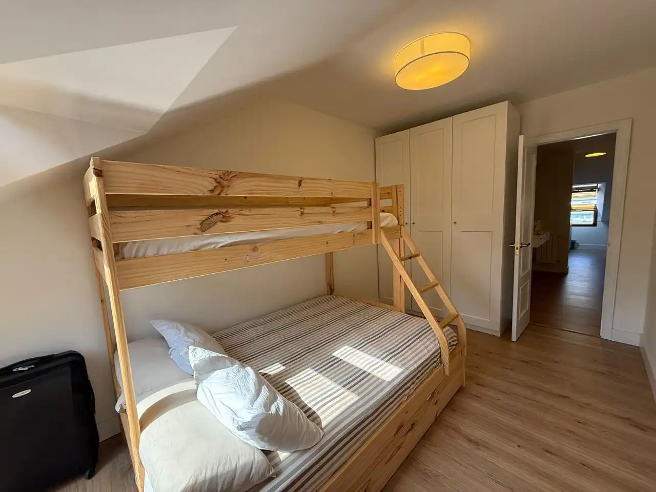 Bedroom of Flat for sale in Castro-Urdiales  with Heating, Parquet flooring and Storage room