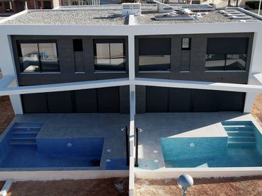 Casa pareada con piscina en venta en Calle Malta