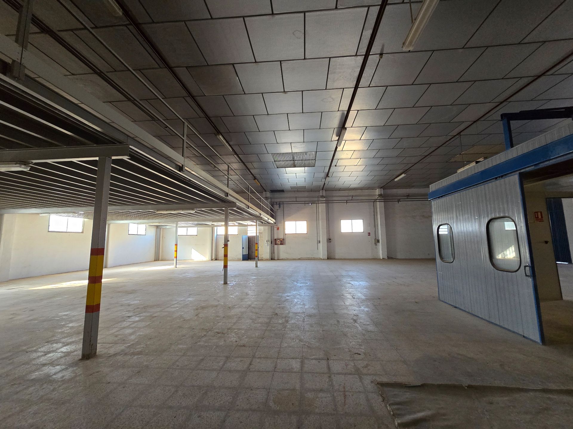 Industrial buildings for sale in Alcàsser