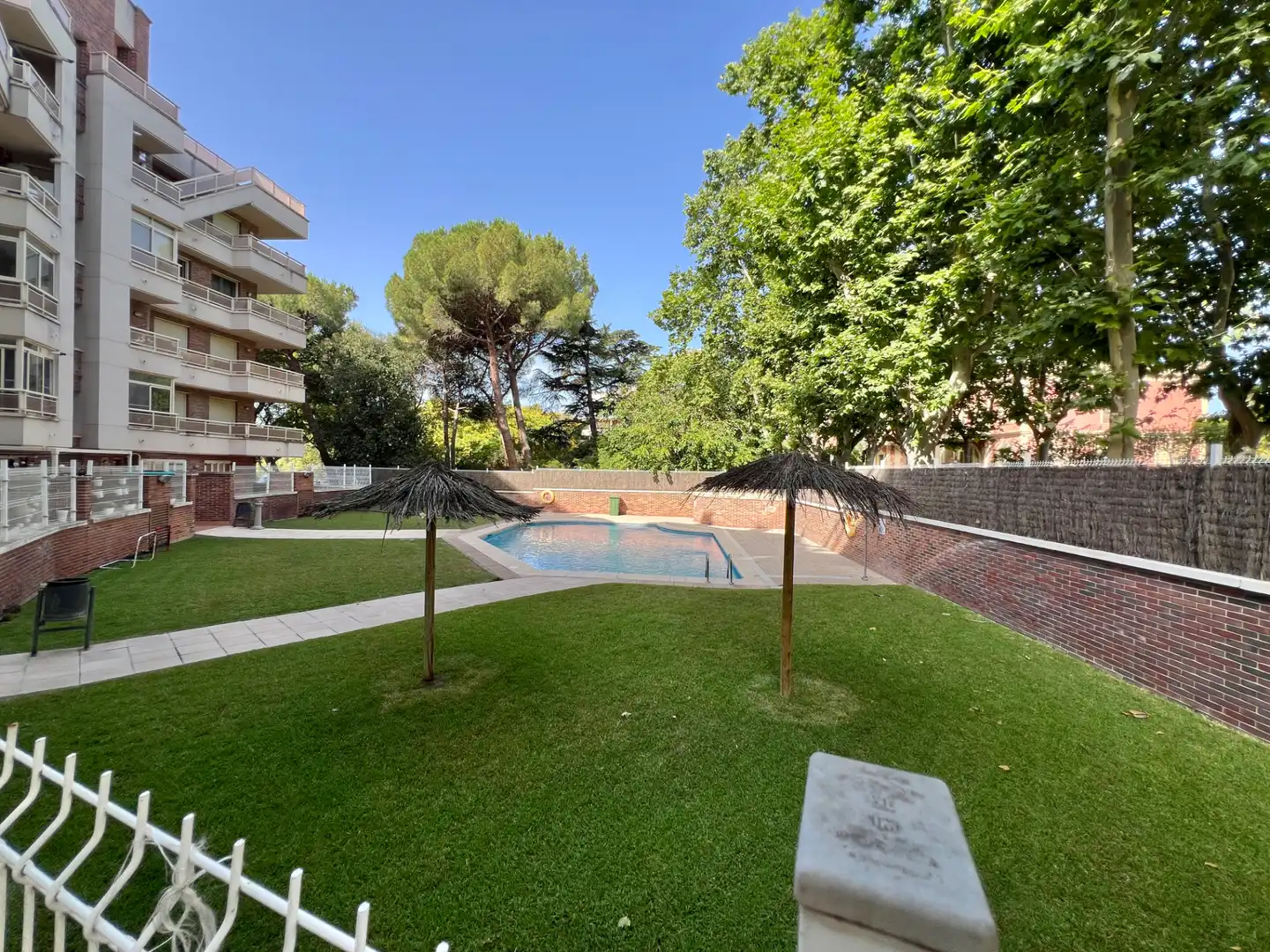 Swimming pool of Flat for rent in Reus  with Air Conditioner, Heating and Private garden