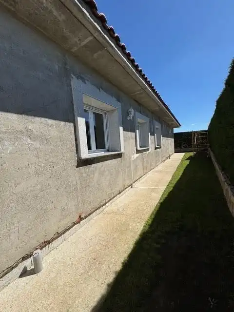 Vista exterior de Casa o xalet en venda en Calvarrasa de Arriba amb Calefacció, Jardí privat i Terrassa