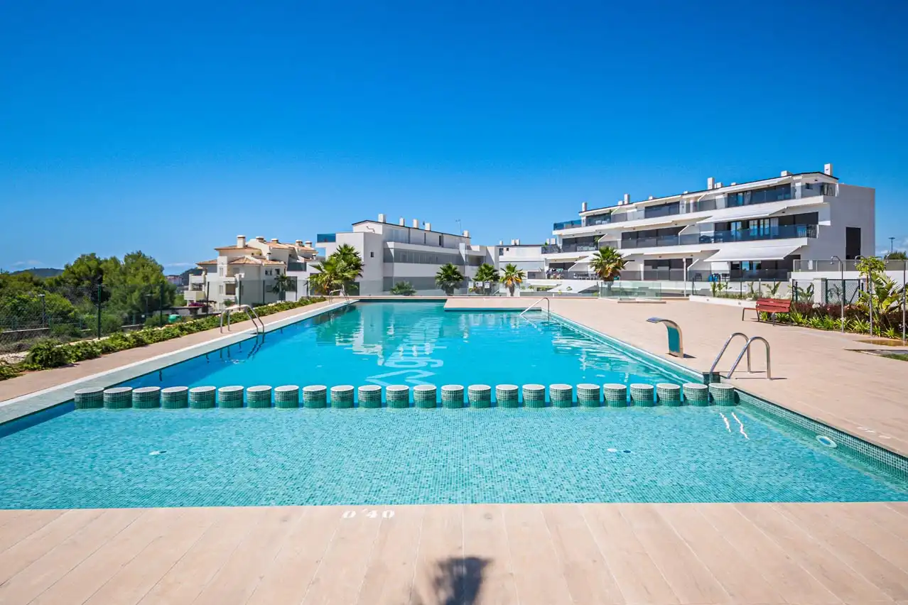 Piscina de Casa adosada de alquiler en Finestrat con Aire acondicionado, Jardín privado y Terraza