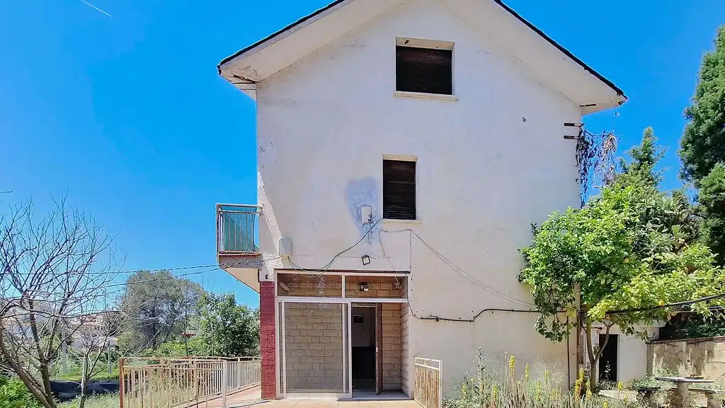 Vista exterior de Piso en venta en Esparreguera