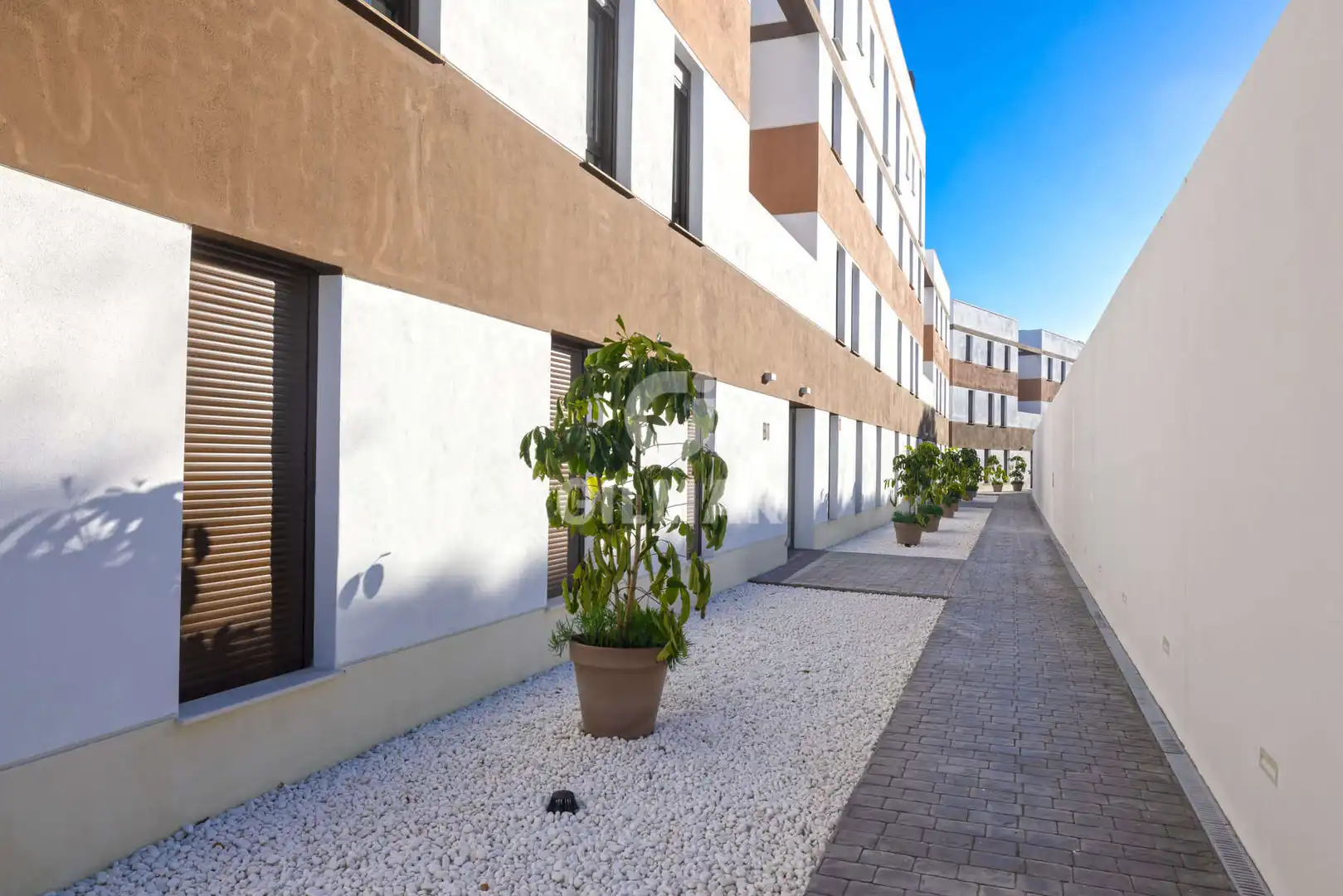 Vista exterior de Ático en venta en Estepona con Calefacción, Trastero y Piscina