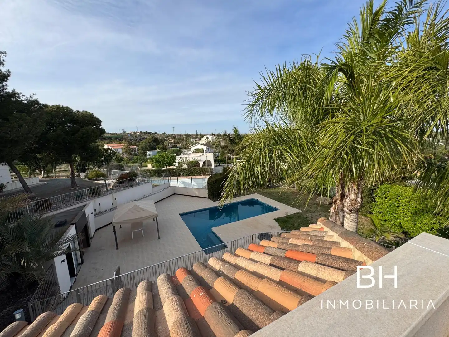 Vista exterior de Casa o xalet en venda en Elche / Elx amb Aire condicionat, Calefacció i Jardí privat