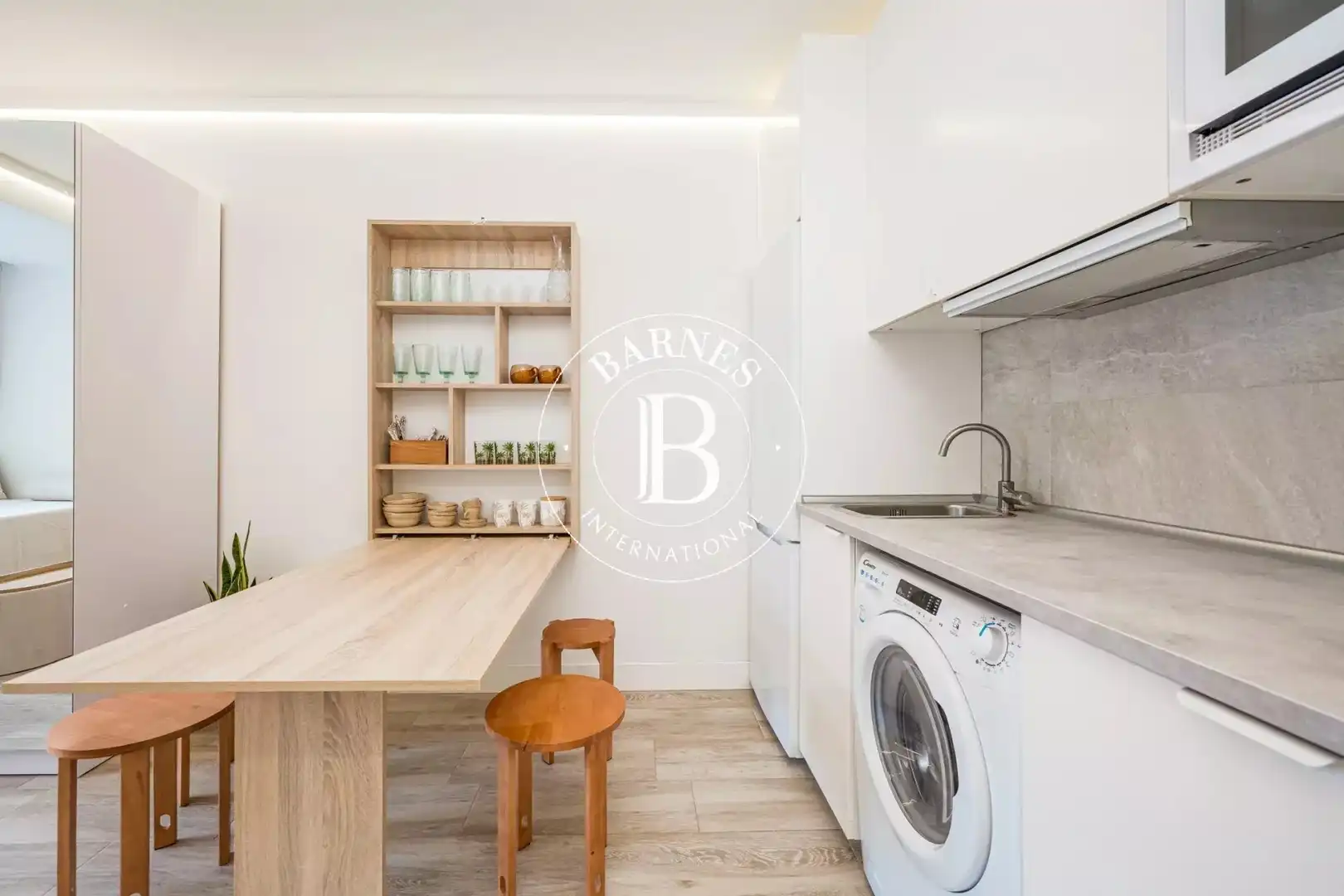 Cocina de Estudio de alquiler en Madrid con Aire acondicionado, Calefacción y Amueblado