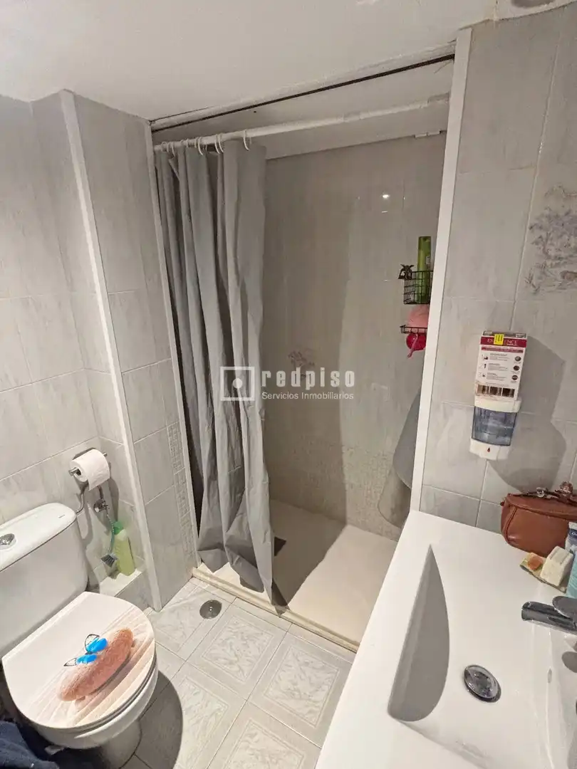 Bathroom of Flat for sale in Madrid  with Air Conditioner, Heating and Parquet flooring