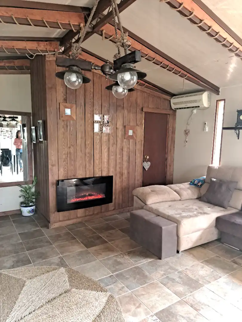 Sala d'estar de Finca rústica en venda en Dos Hermanas amb Aire condicionat, Jardí privat i Moblat