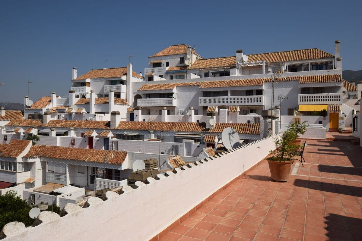 Vista exterior de Casa adosada en venda en Mijas amb Aire condicionat, Calefacció i Terrassa