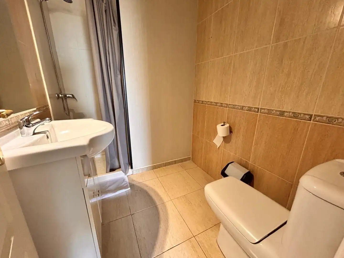 Baño de Piso de alquiler en El Rosario con Terraza y Amueblado