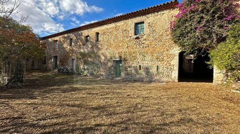 En exclusiva, gran finca rústica por restaurar en venta en el Empordà  Oportunidad de inversión