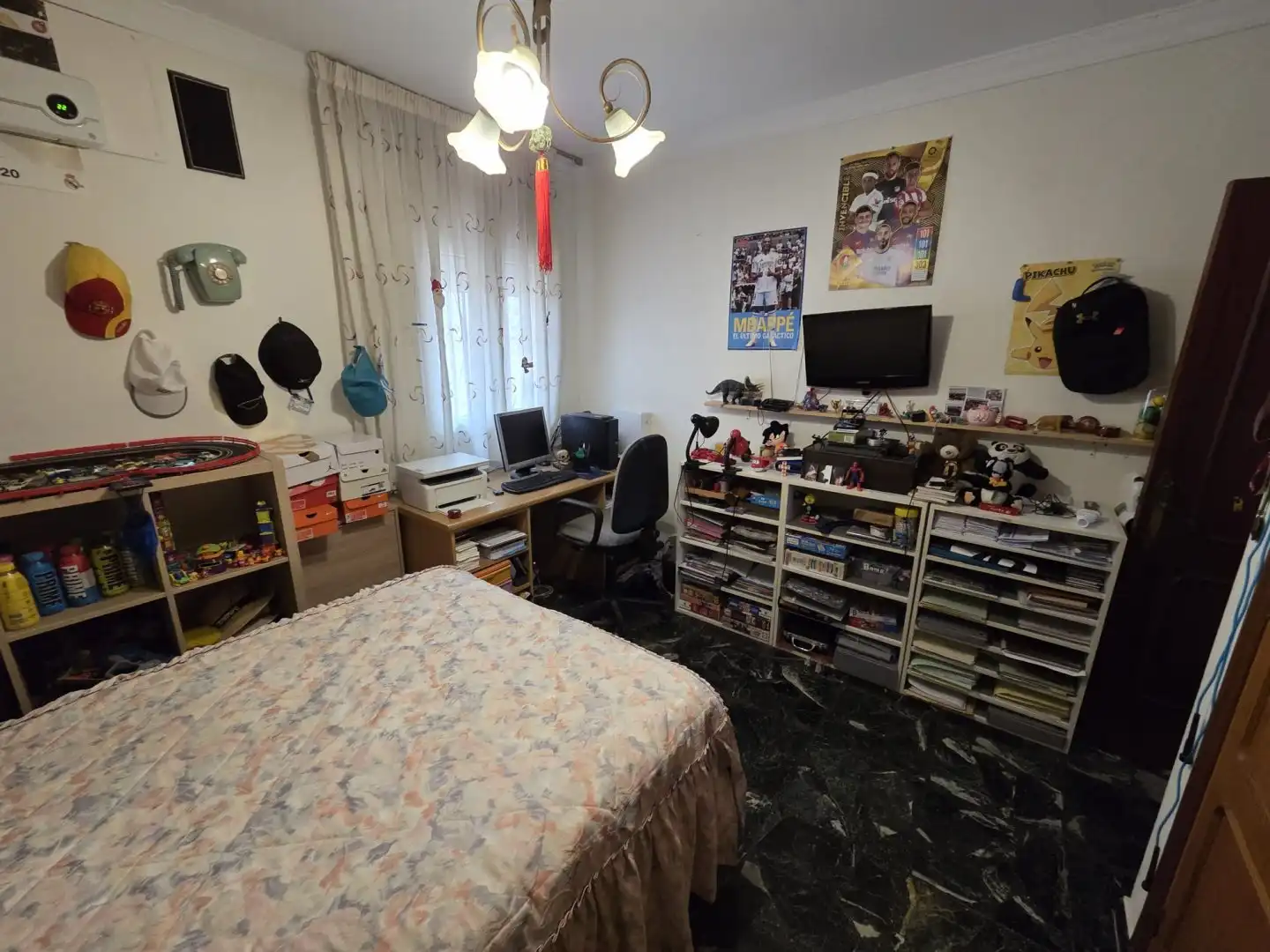 Habitación de Casa o chalet en venta en Málaga con Jardín privado, Terraza y Piscina