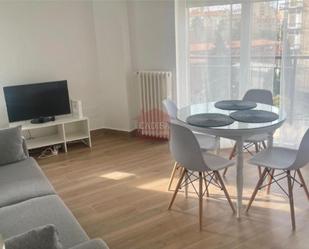 Sala d'estar de Pis de lloguer en Salamanca Capital amb Calefacció, Moblat i Balcó