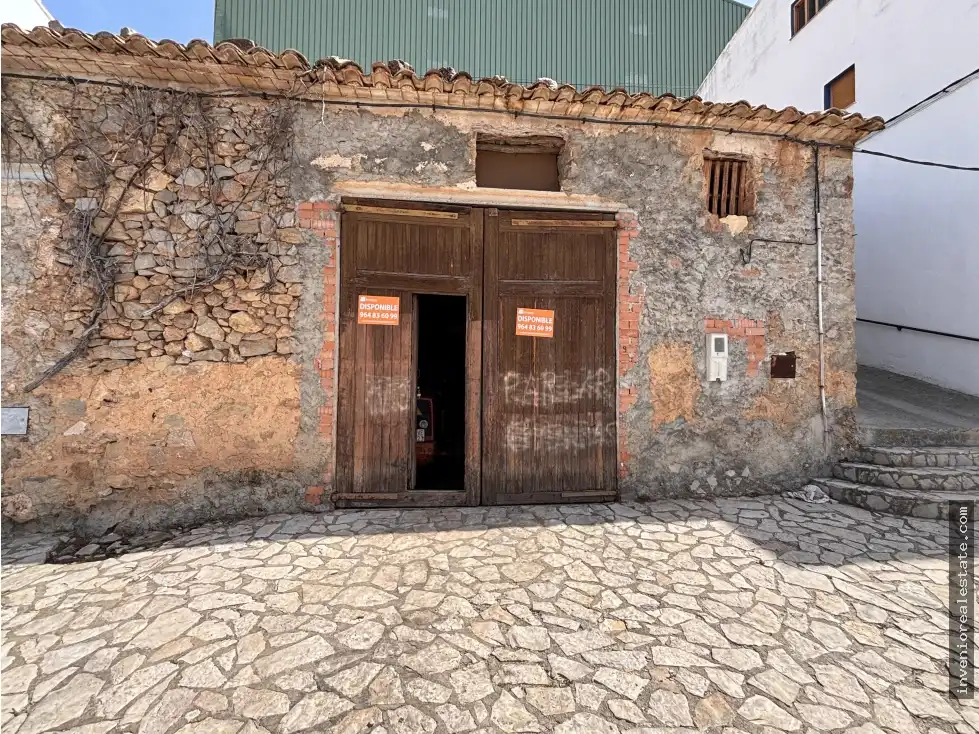 Exterior view of Country homes for sale in Castillo de Villamalefa