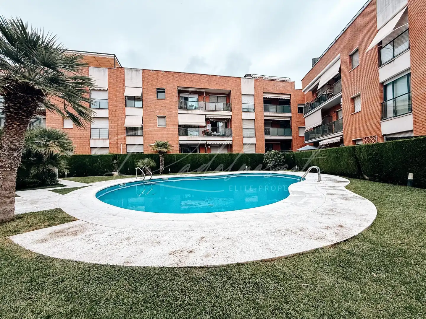 Schwimmbecken von Wohnung zum Verkauf in Cambrils mit Klimaanlage, Heizung und Privatgarten