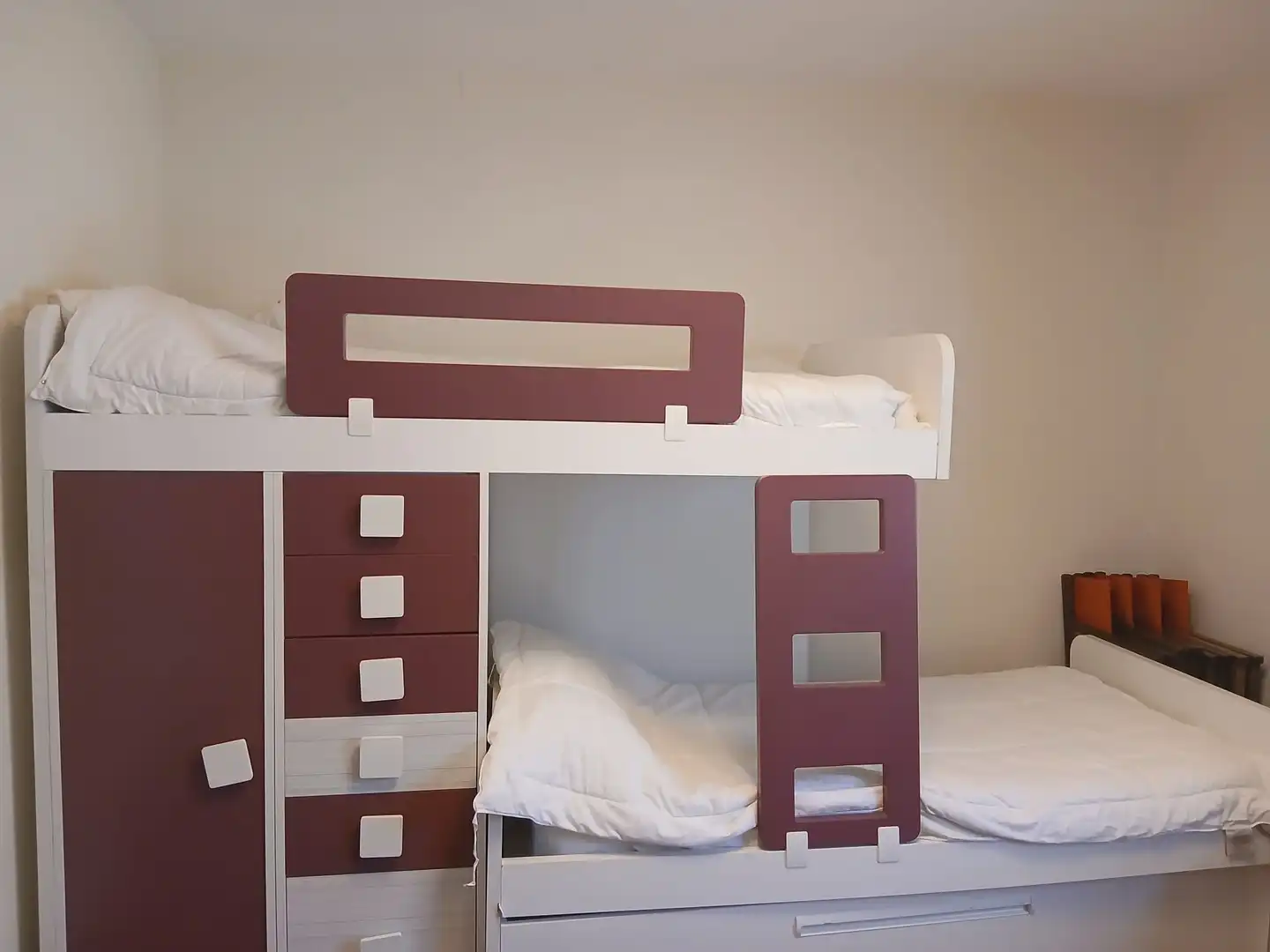 Schlafzimmer von Wohnung zum Verkauf in Ezcaray mit Heizung, Privatgarten und Terrasse