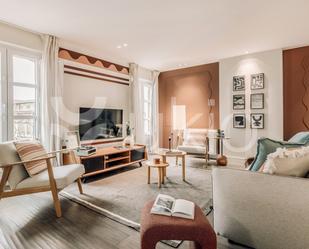 Sala d'estar de Apartament de lloguer en  Madrid Capital amb Aire condicionat, Calefacció i Moblat