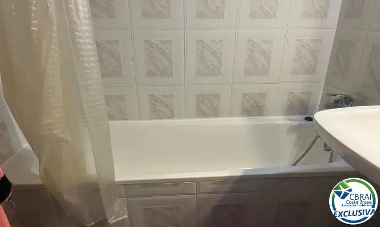 Bany de Apartament en venda en Centre