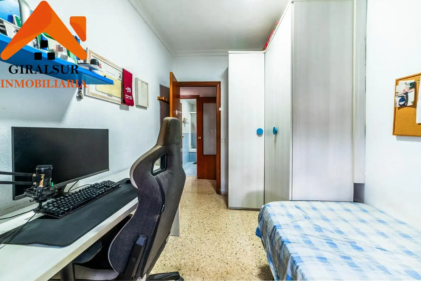 Dormitori de Pis en venda en Sevilla amb Aire condicionat i Terrassa