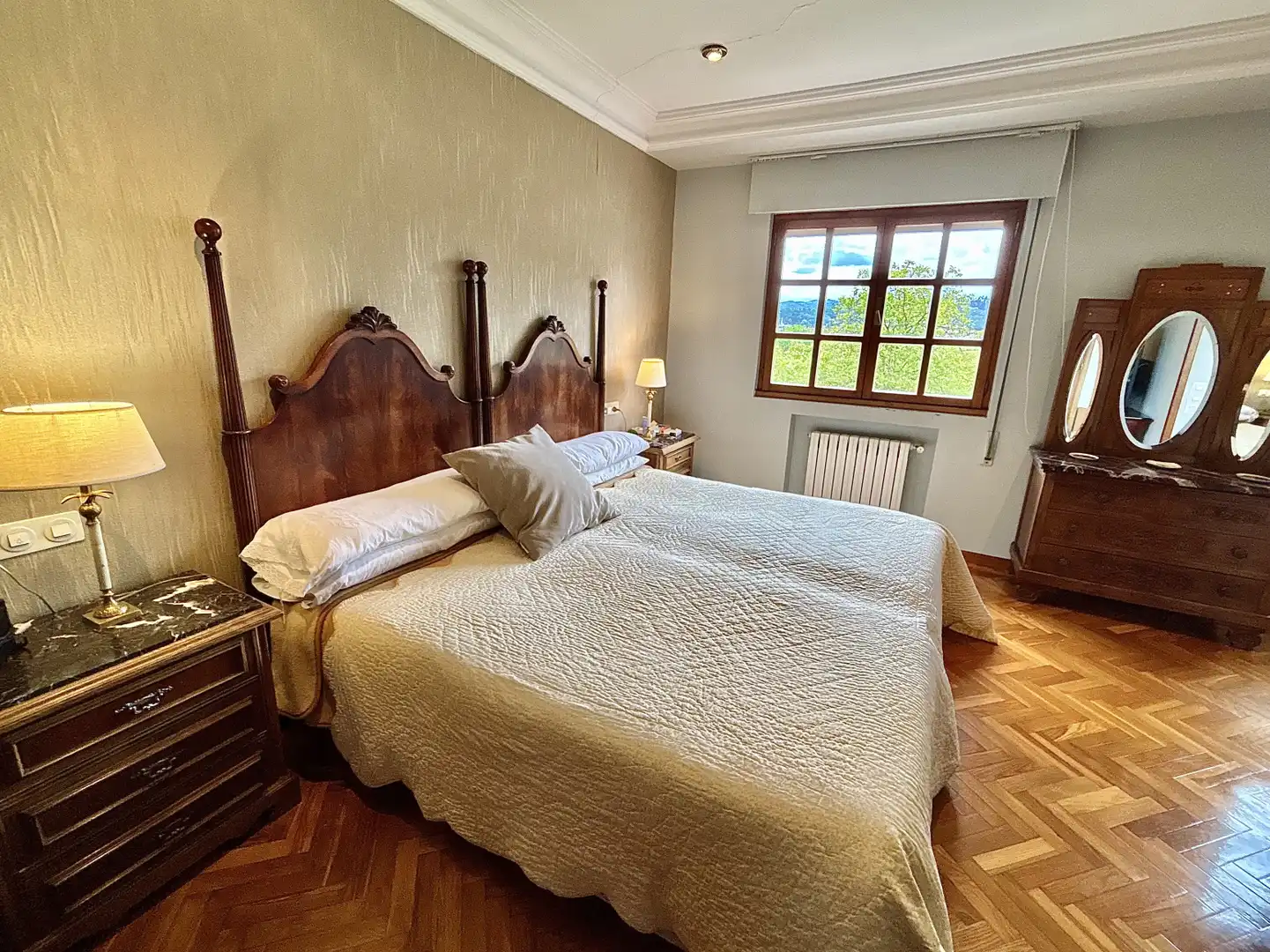 Bedroom of Houses for sale in Sariego  with Heating, Private garden and Parquet flooring