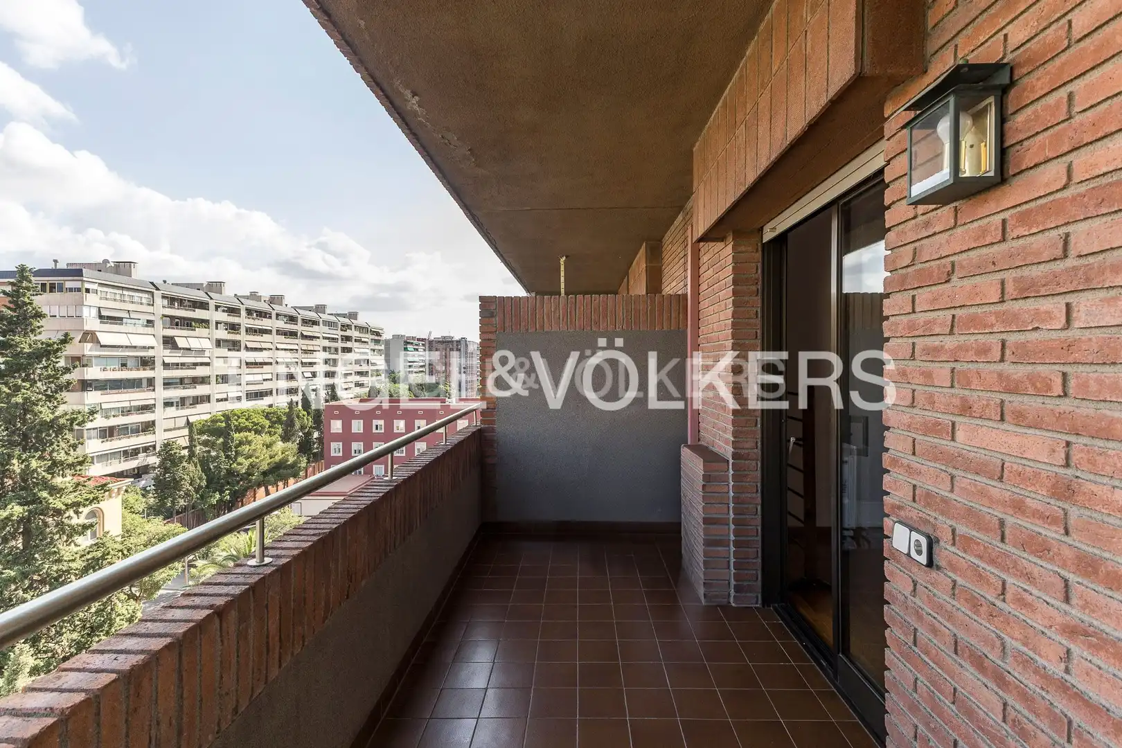 Terrassa de Pis en venda en Barcelona amb Aire condicionat, Calefacció i Jardí privat
