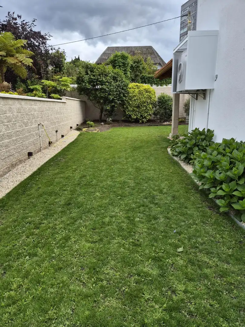 Jardí de Casa o xalet de lloguer en A Coruña Capital  amb Calefacció, Jardí privat i Terrassa