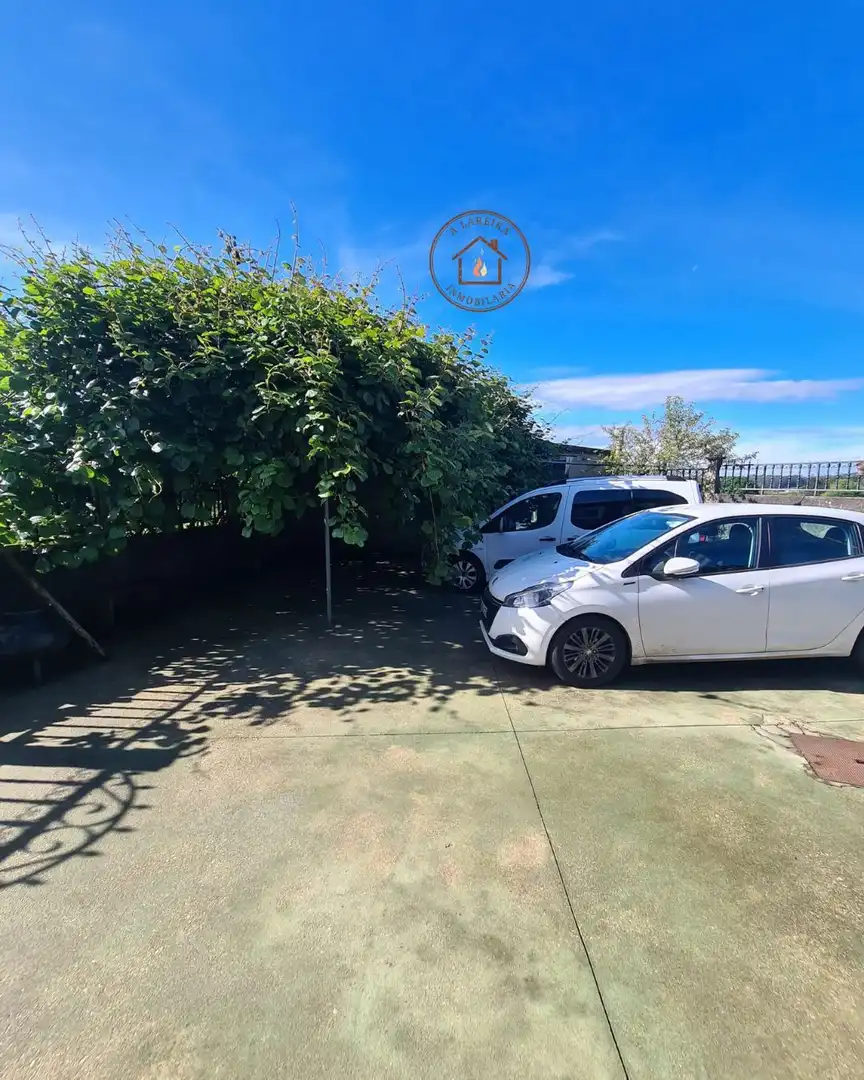 Parking de Casa o chalet en venta en Cerceda con Calefacción, Jardín privado y Amueblado