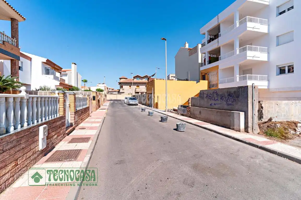 Wohnbaugrundstück zum Verkauf in Roquetas de Mar ciudad, imagen 6