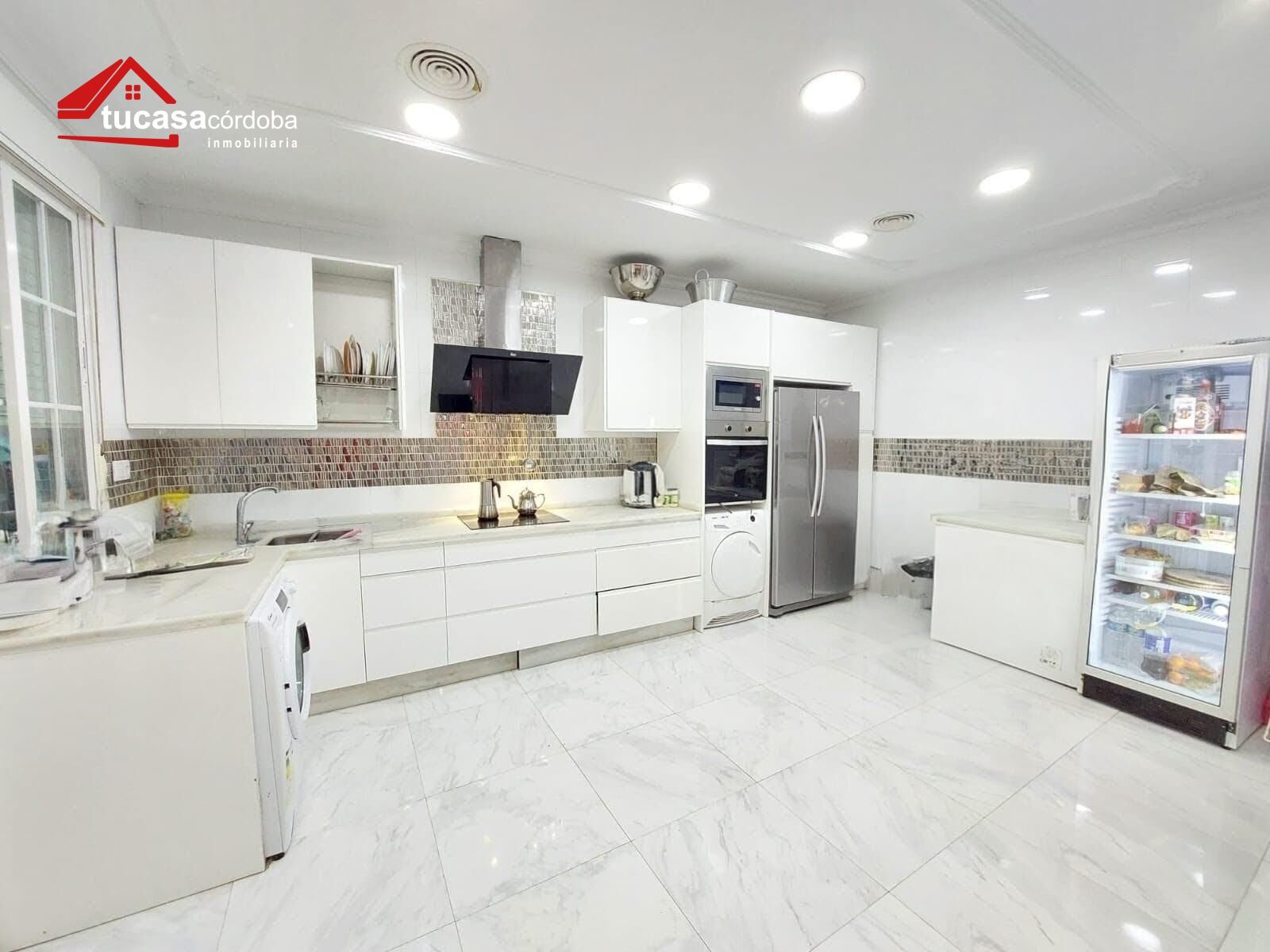 Cuina de Casa o xalet en venda en  Córdoba Capital amb Aire condicionat, Terrassa i Traster