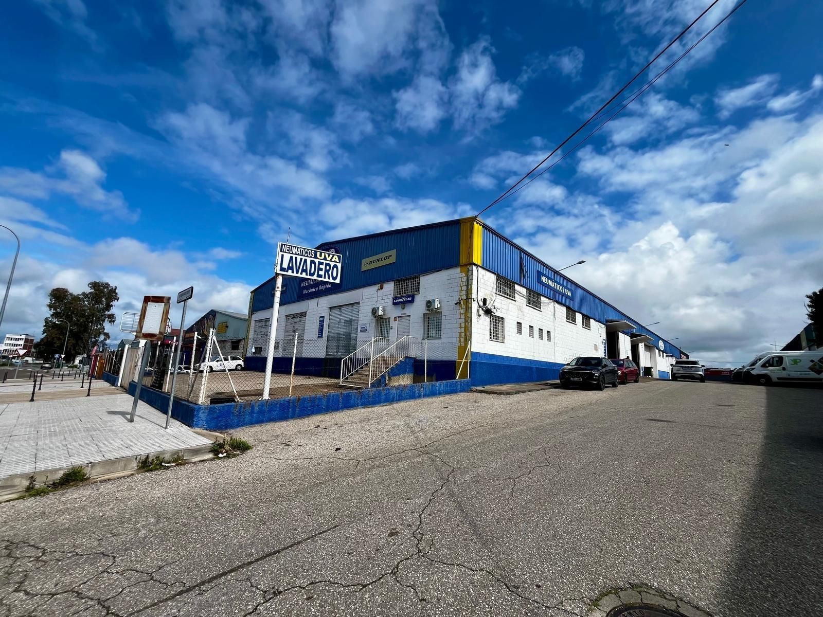 Exterior view of Industrial buildings for sale in Badajoz Capital