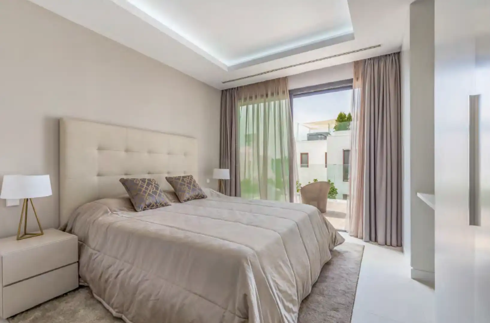 Dormitori de Casa o xalet de lloguer en Marbella amb Aire condicionat, Jardí privat i Terrassa