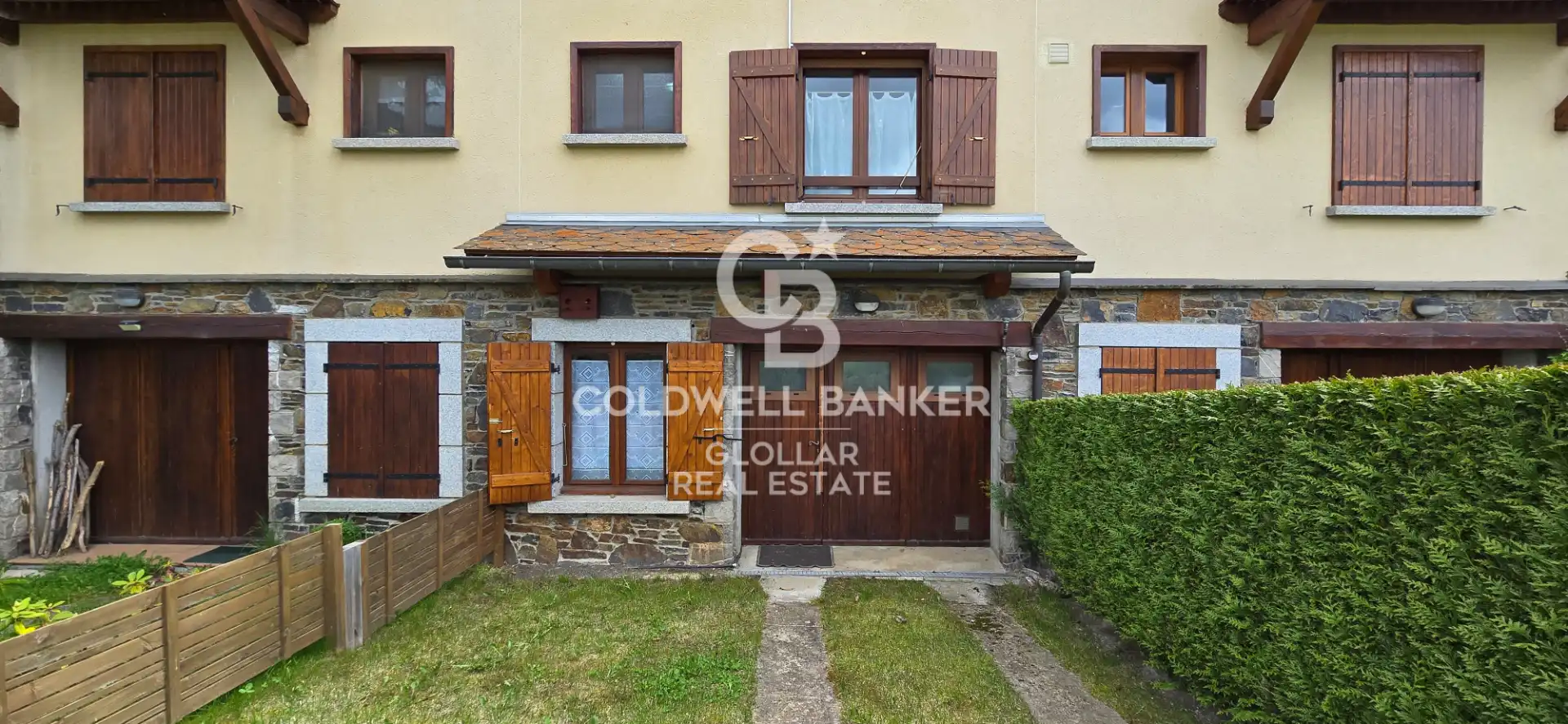 Exterior view of Detached homes for rent in Sainte - Léocadie  with Private garden, Parquet flooring and Terrace