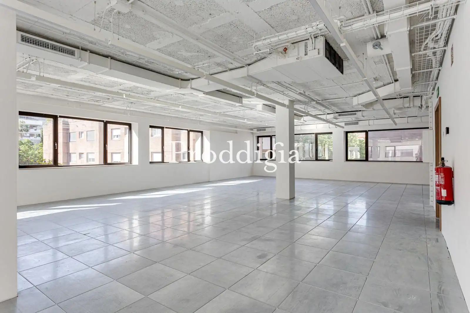 Büro zur Miete in Barcelona mit Klimaanlage und Terrasse