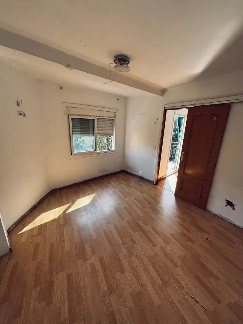 Schlafzimmer von Wohnung zum Verkauf in L'Hospitalet de Llobregat mit Parkett, Terrasse und Balkon