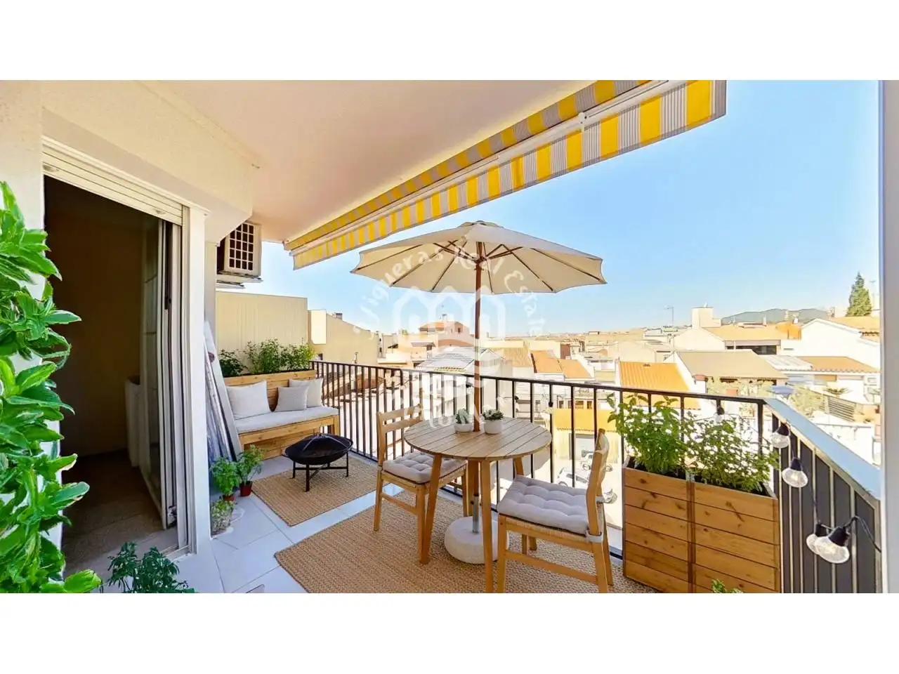 Exterior view of Apartments for sale in Terrassa  with Air Conditioner, Heating and Terrace