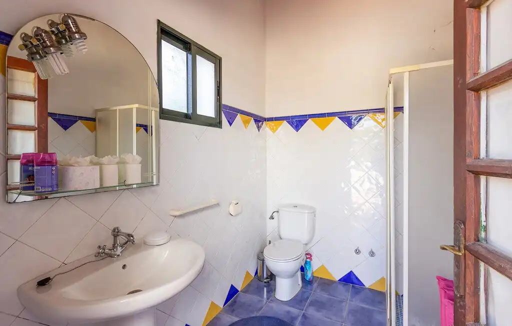 Chalet con terraza en venta en Calle Urba Coto Riñales 119, imagen 8
