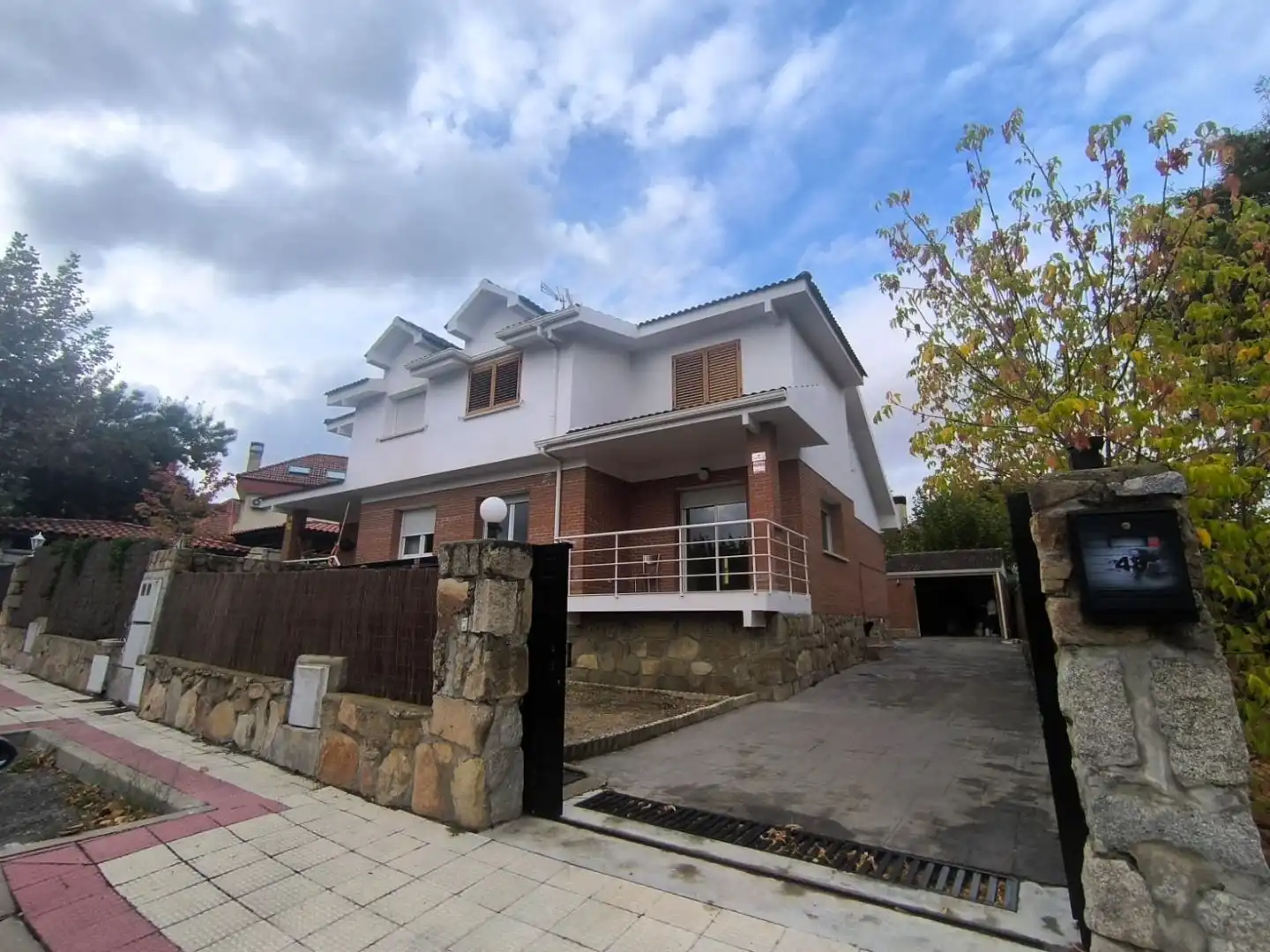 Vista exterior de Casa o chalet en venta en Iglesia - Estación