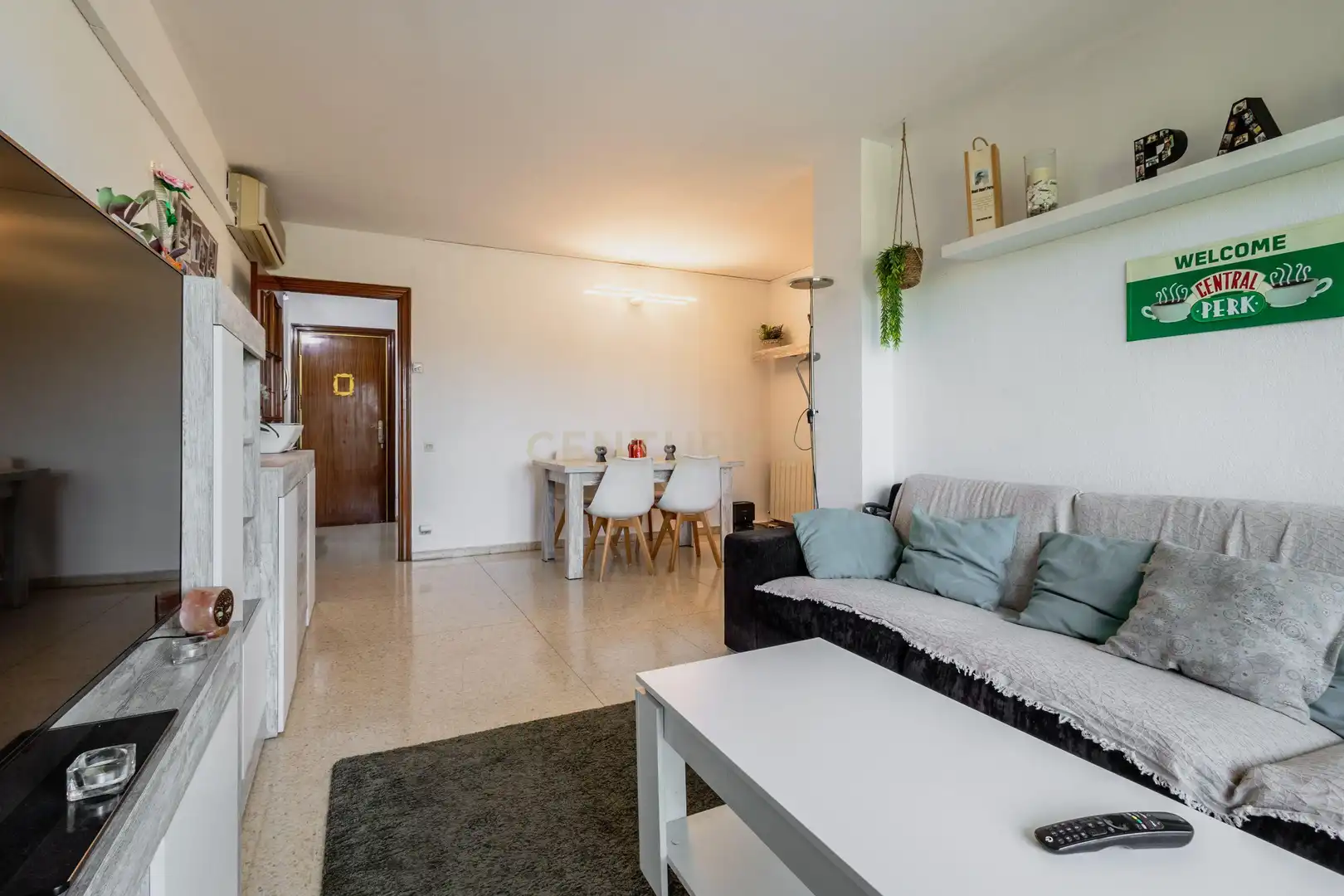 Sala de estar de Apartamento en venta en Sant Joan Despí con Aire acondicionado y Balcón