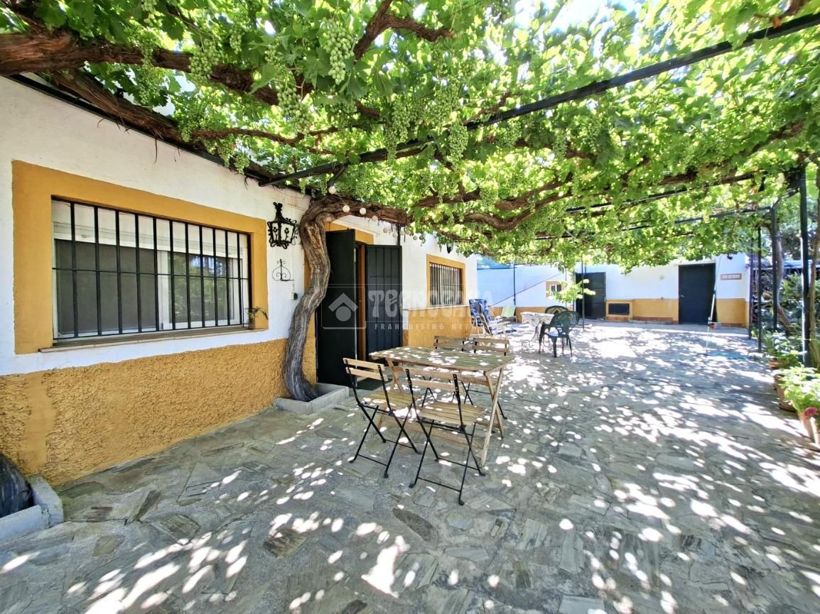 Exterior view of House or chalet for sale in Guadix  with Heating and Furnished