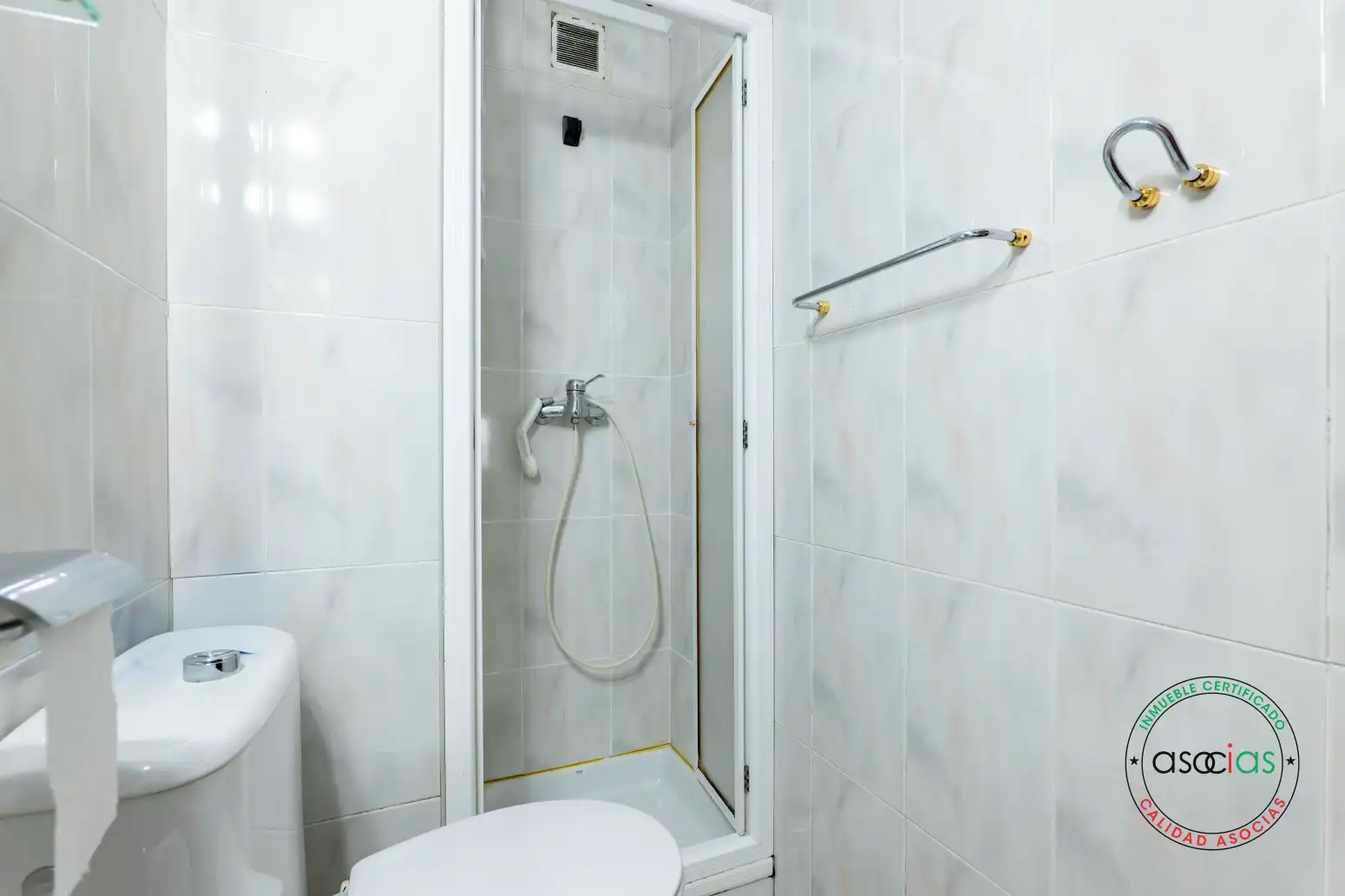Baño de Piso en venta en Gijón  con Calefacción y Trastero