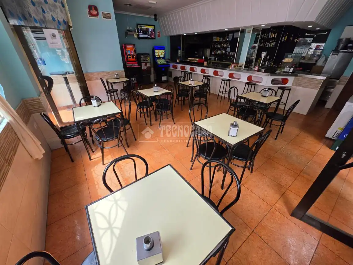 Local de lloguer en Fuenlabrada amb Aire condicionat