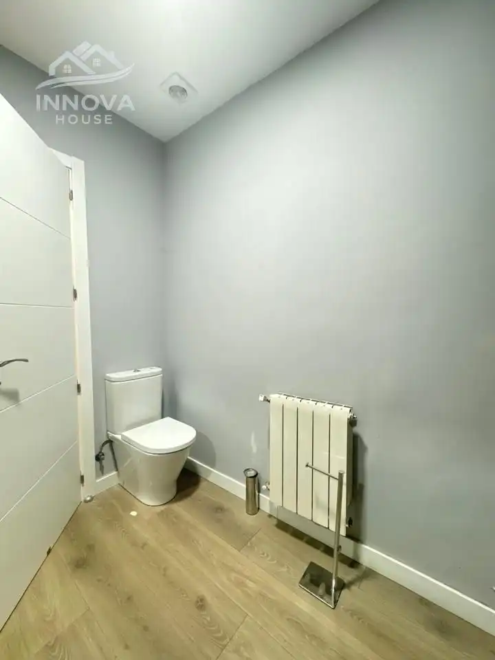 Bathroom of Ground floor for rent in Segovia  with Heating, Terrace and Furnished